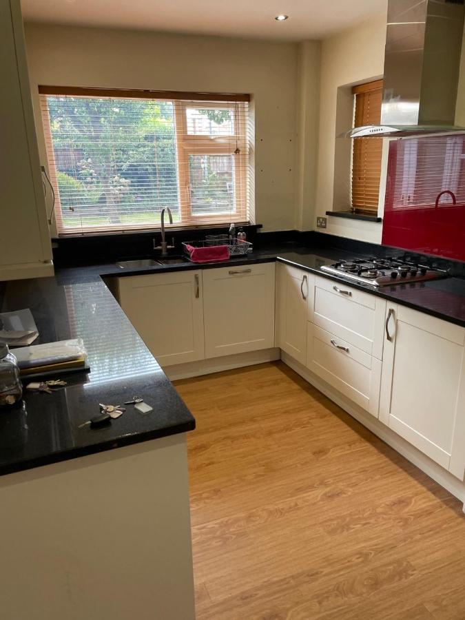 5 Bed House, 32 Tutbury Avenue, Cannon Park, Coventry, Cv4 7Bj Villa Exterior photo